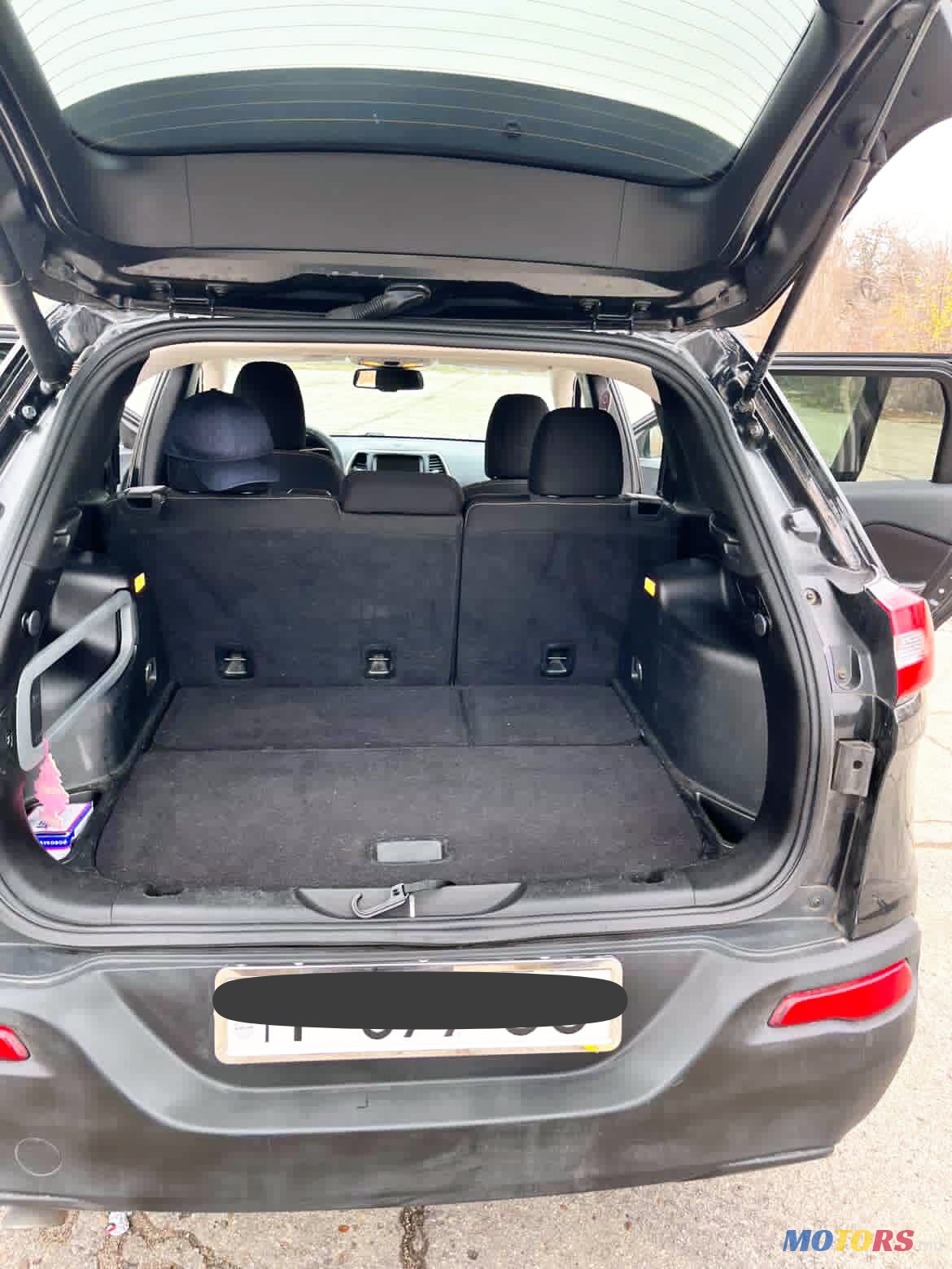 2015' Jeep Cherokee photo #4