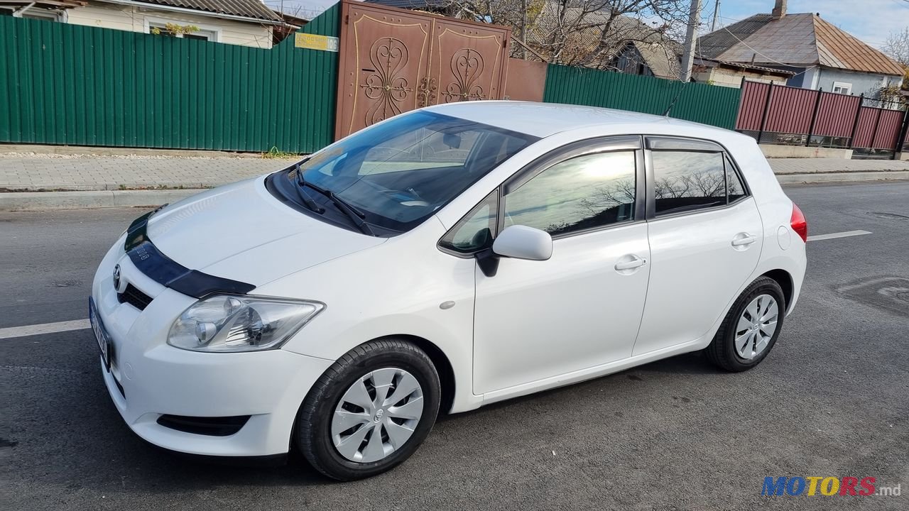 2009' Toyota Auris photo #2