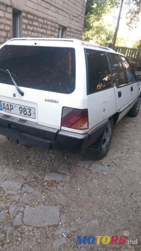 1989' Mitsubishi Lancer photo #2