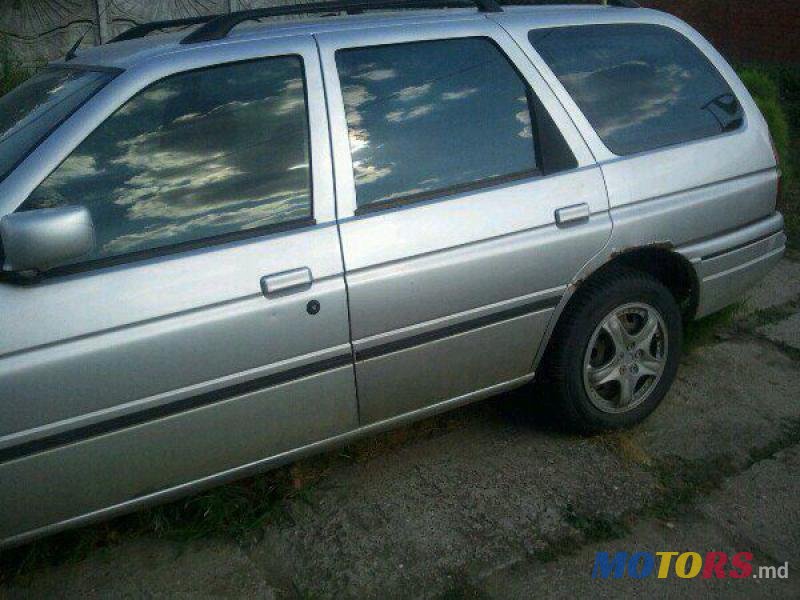 1994' Ford Escort photo #2