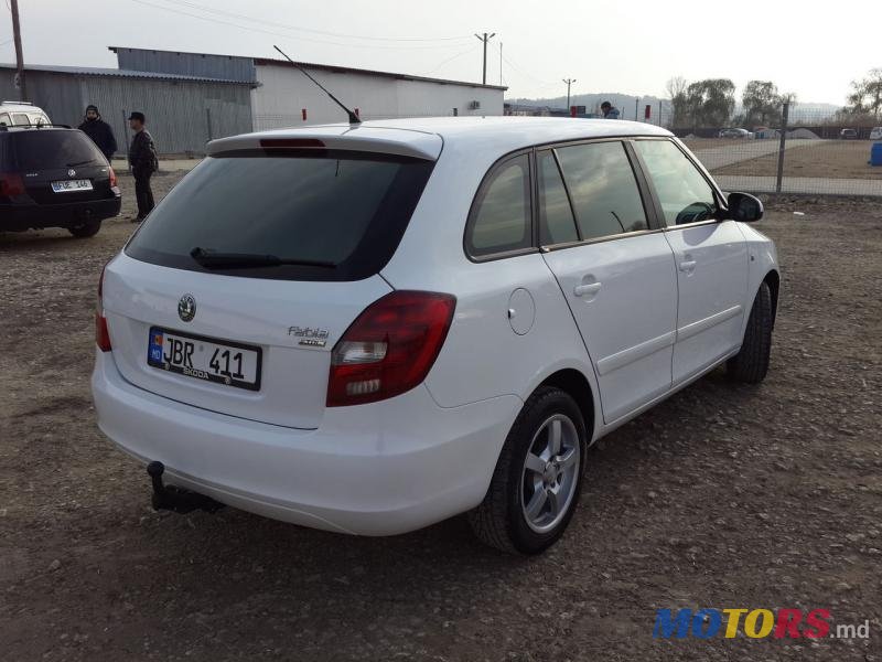 2009' Skoda Fabia photo #2