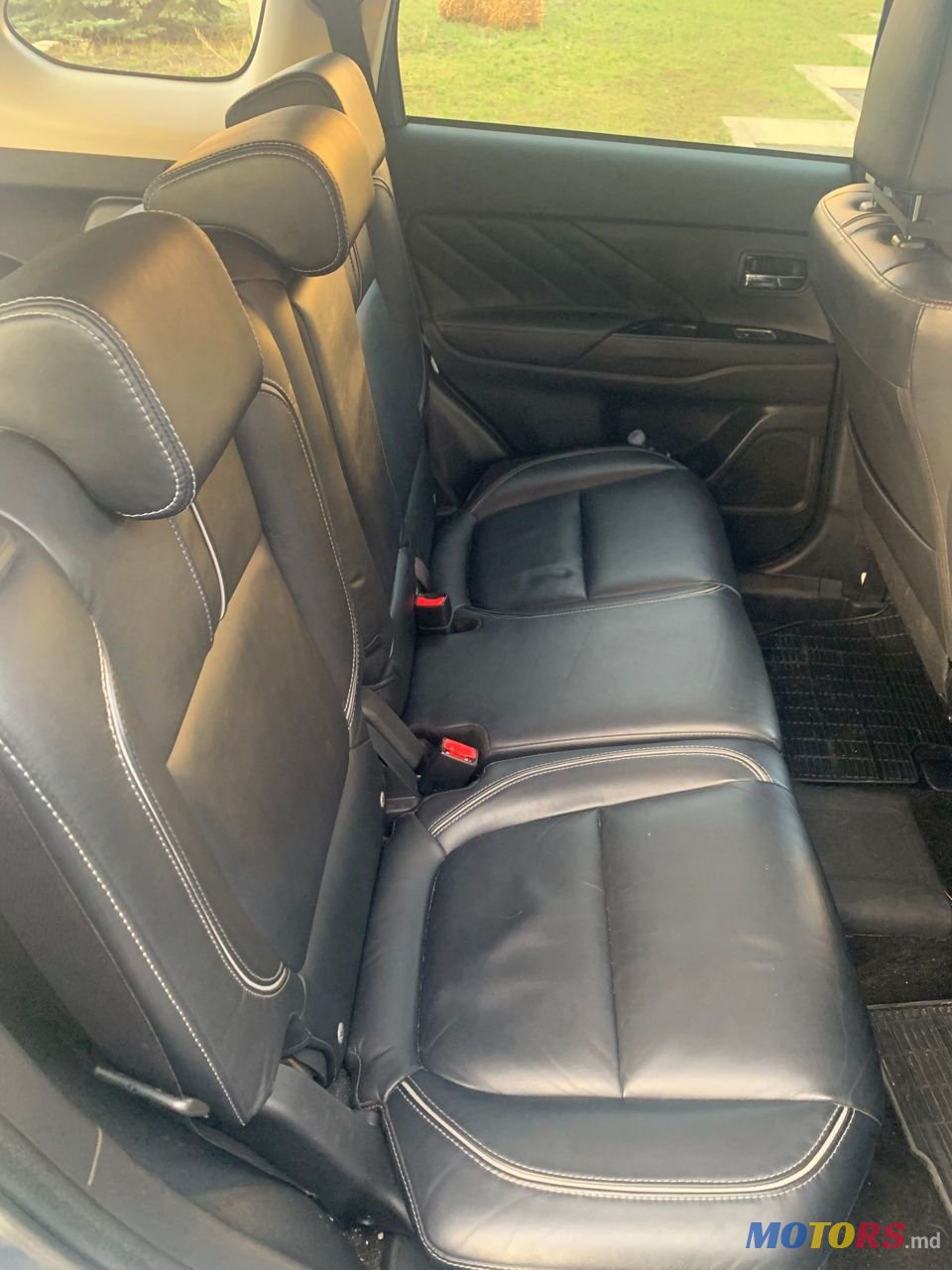 2018' Mitsubishi Outlander photo #5