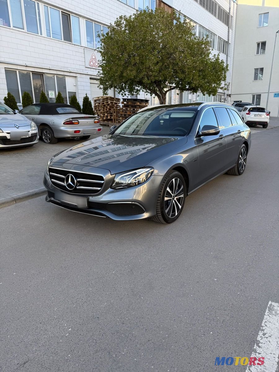2020' Mercedes-Benz E-Class photo #2