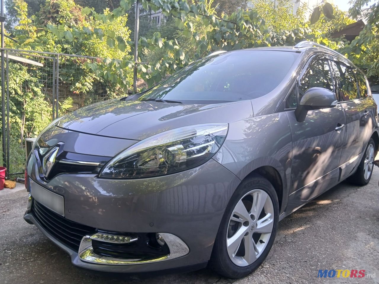 2014' Renault Grand Scenic photo #1