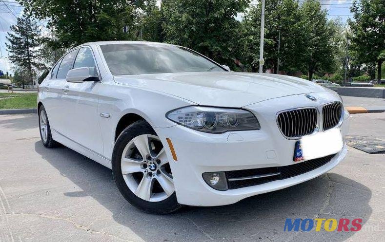 2012' BMW 5 photo #2