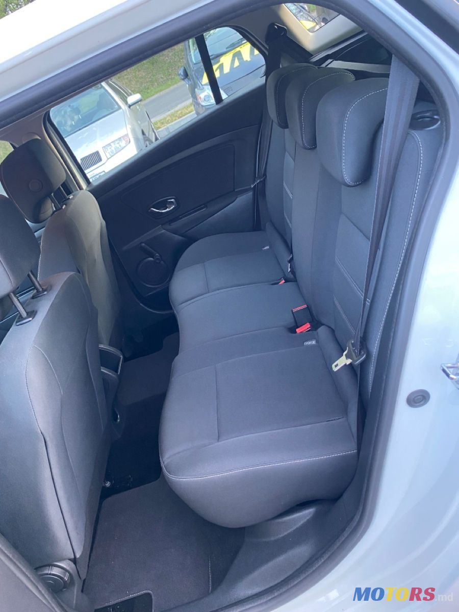 2014' Renault Megane photo #6