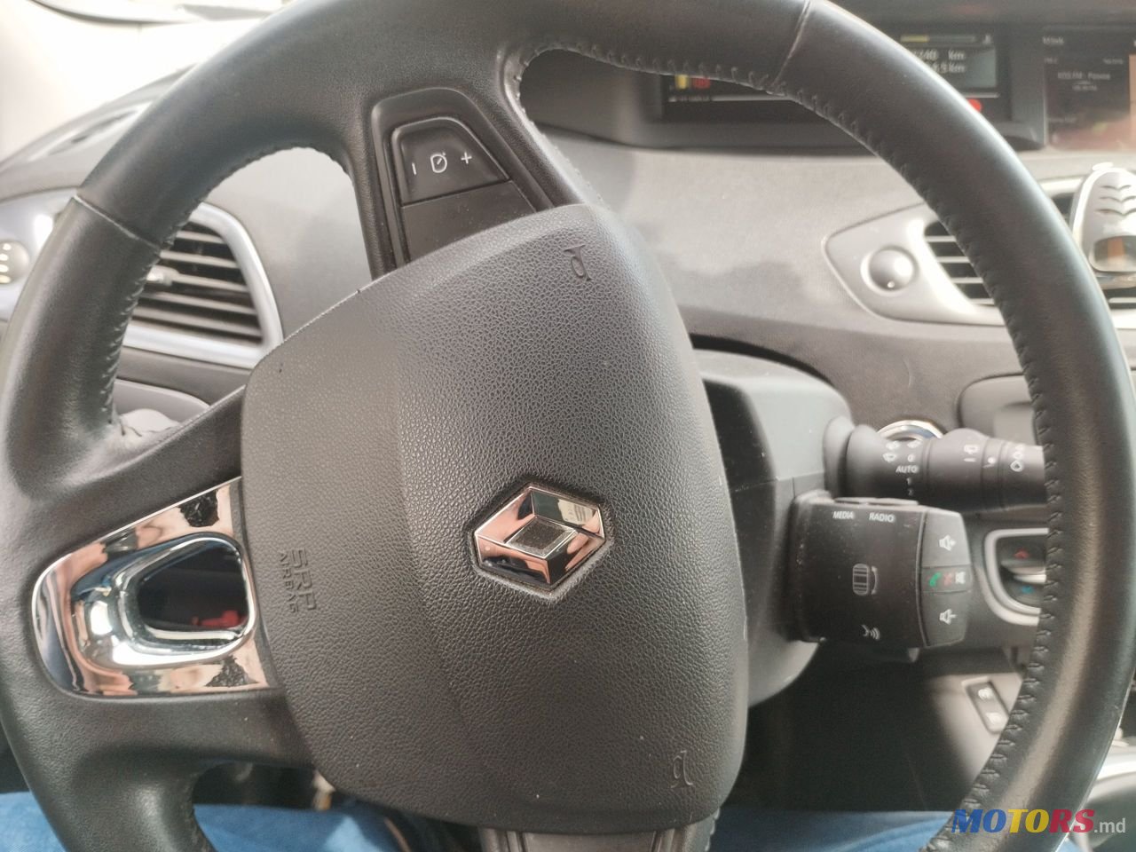 2015' Renault Scenic photo #4