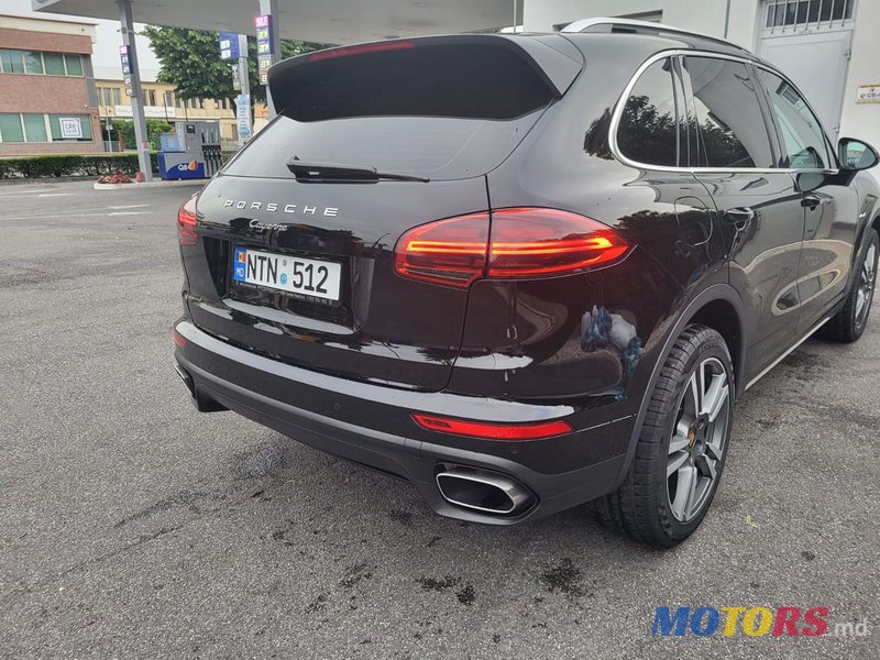 2016' Porsche Cayenne photo #5