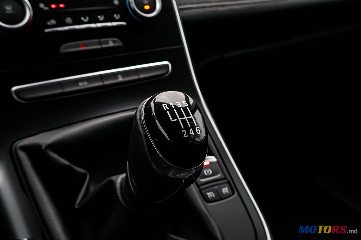 2016' Renault Scenic photo #4