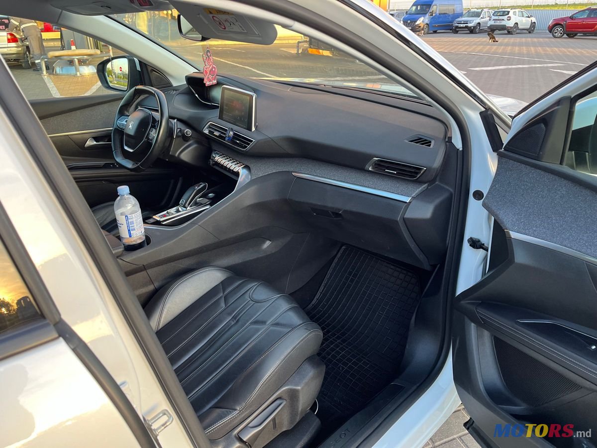 2018' Peugeot 5008 photo #6