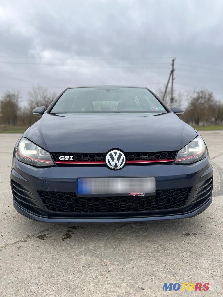 2015' Volkswagen Golf photo #2