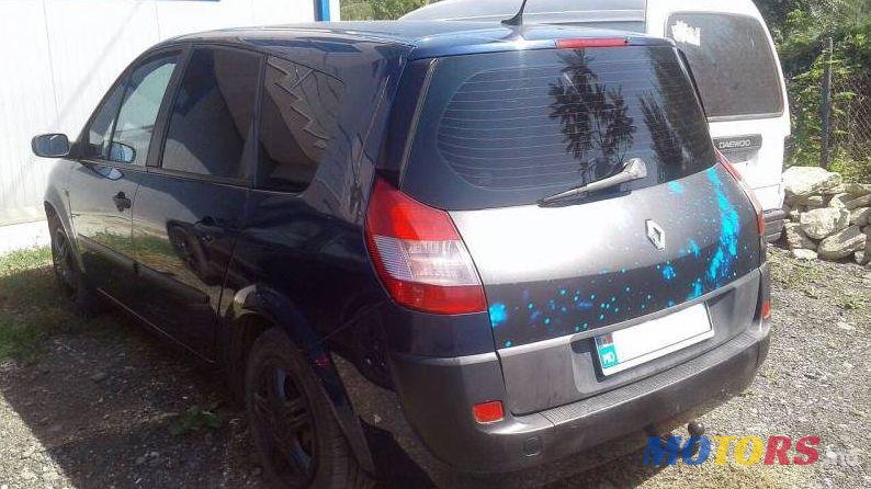 2005' Renault Grand Scenic photo #2