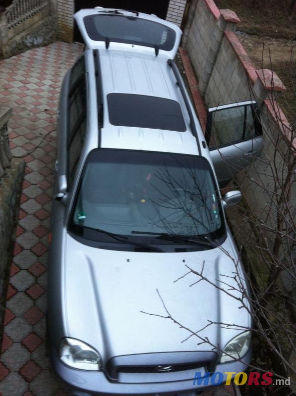 2005' Hyundai Santa Fe photo #1