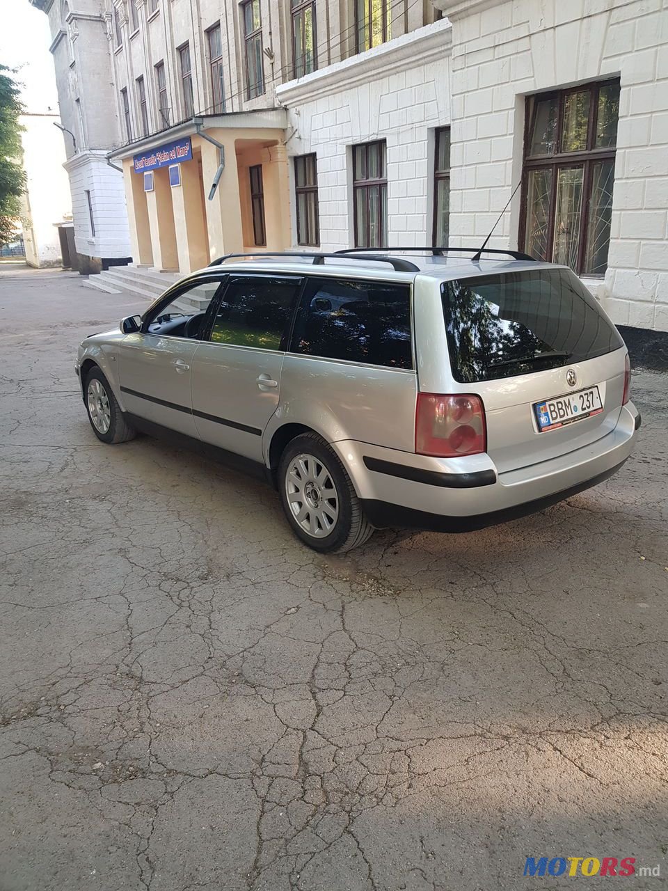 2004' Volkswagen Passat photo #4