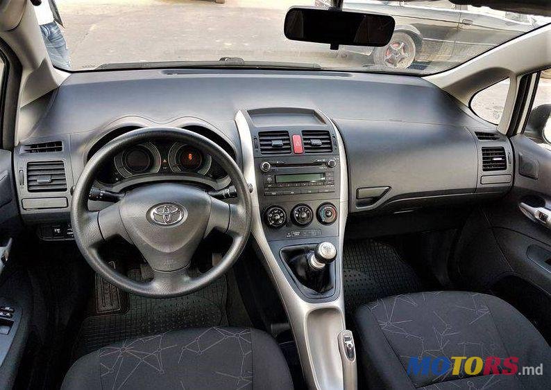 2009' Toyota Auris photo #3