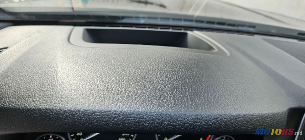 2014' BMW 5 Series photo #3