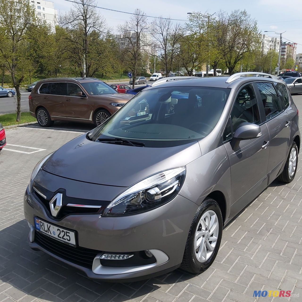 2013' Renault Grand Scenic photo #1