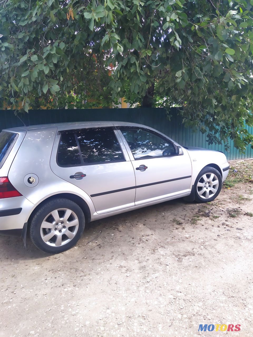 2003' Volkswagen Golf photo #1