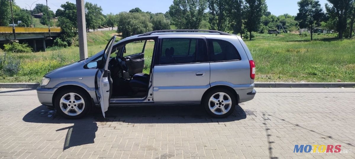 2005' Opel Zafira photo #5