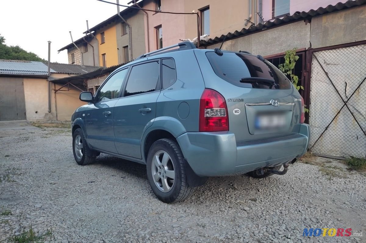2005' Hyundai Tucson photo #5