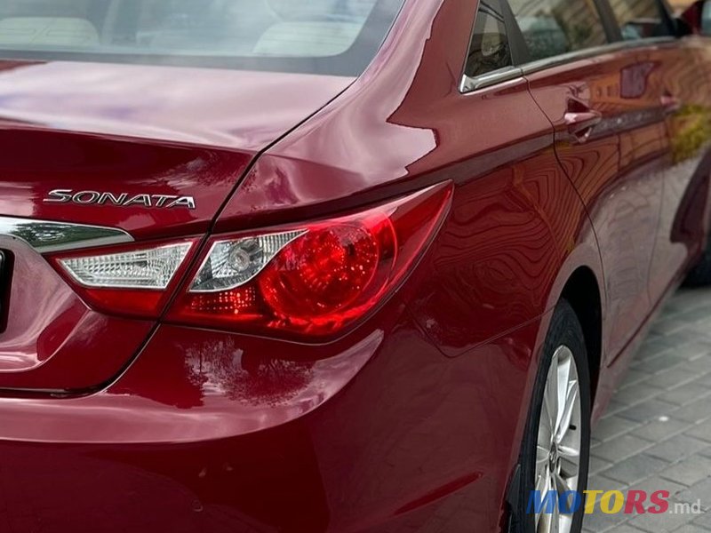 2011' Hyundai Sonata photo #4