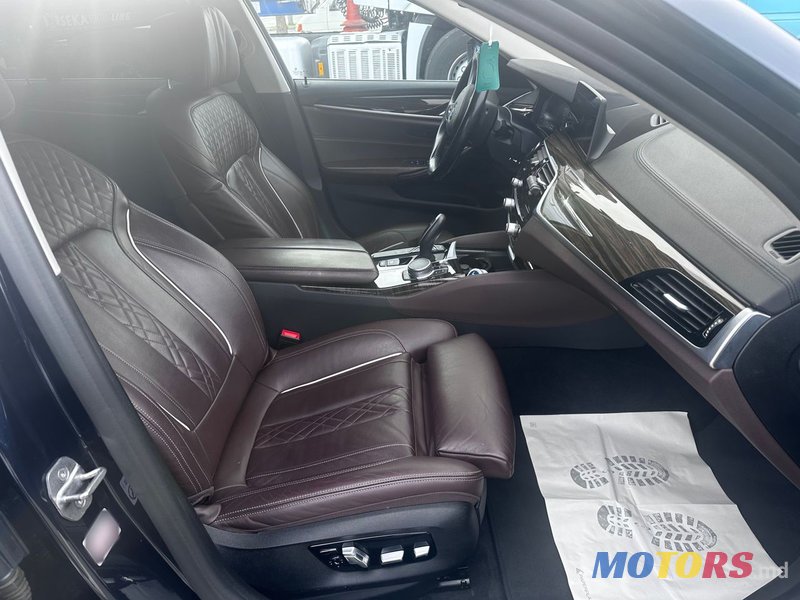2019' BMW 5 Series photo #6