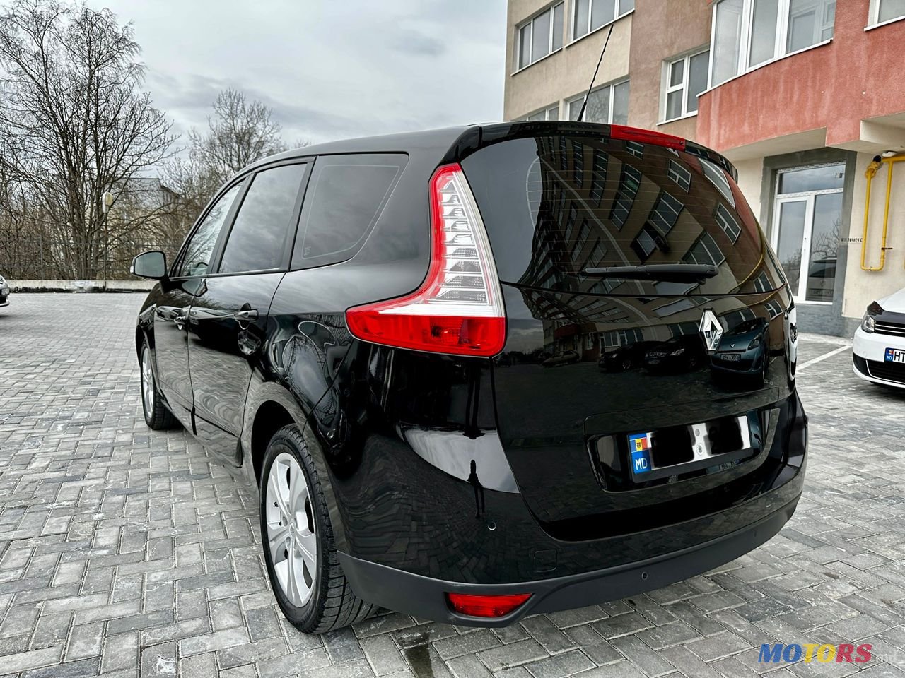 2012' Renault Grand Scenic photo #6