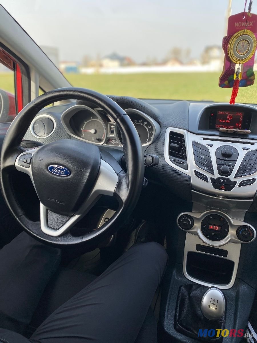 2009' Ford Fiesta photo #4