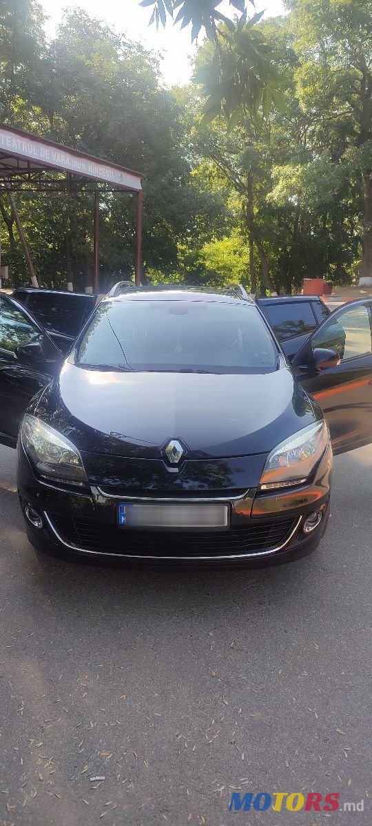 2013' Renault Megane photo #1