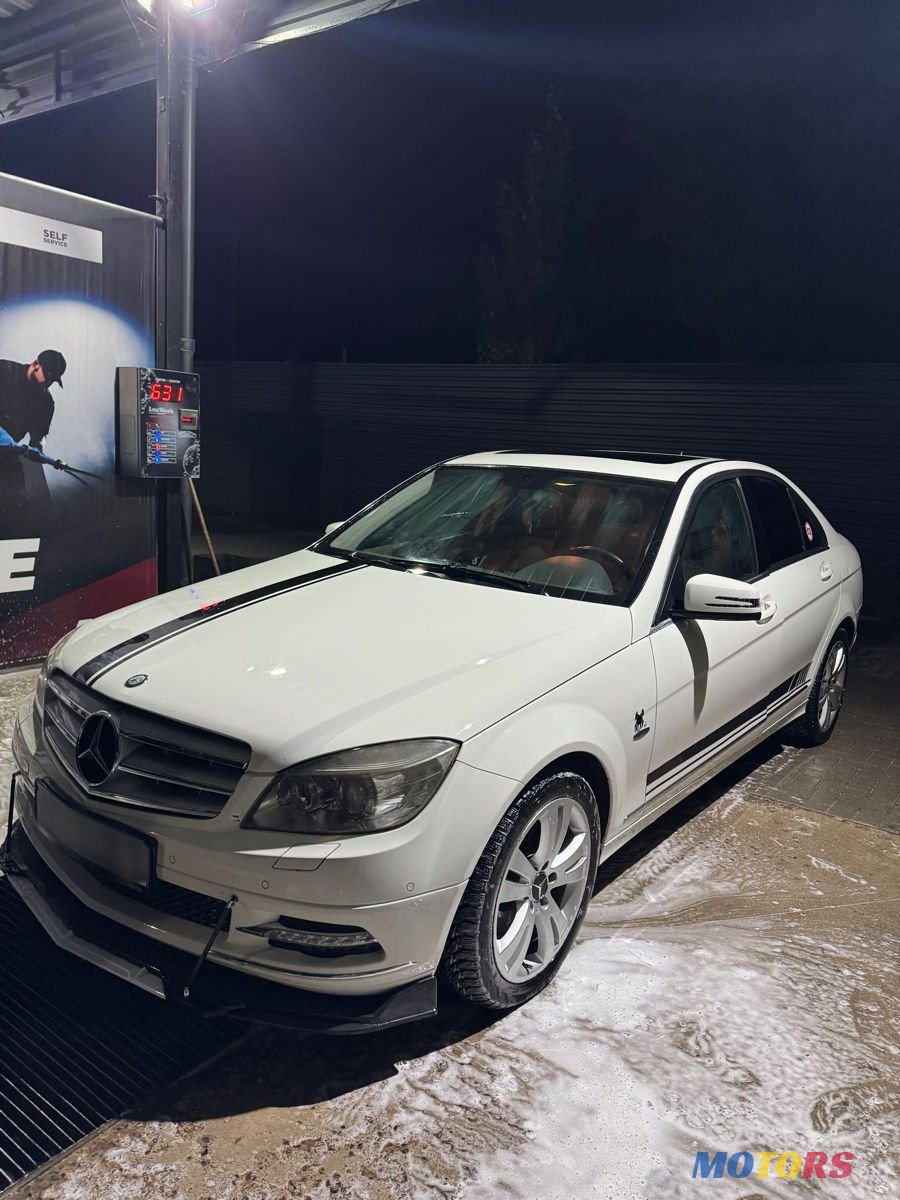 2010' Mercedes-Benz C-Class photo #1