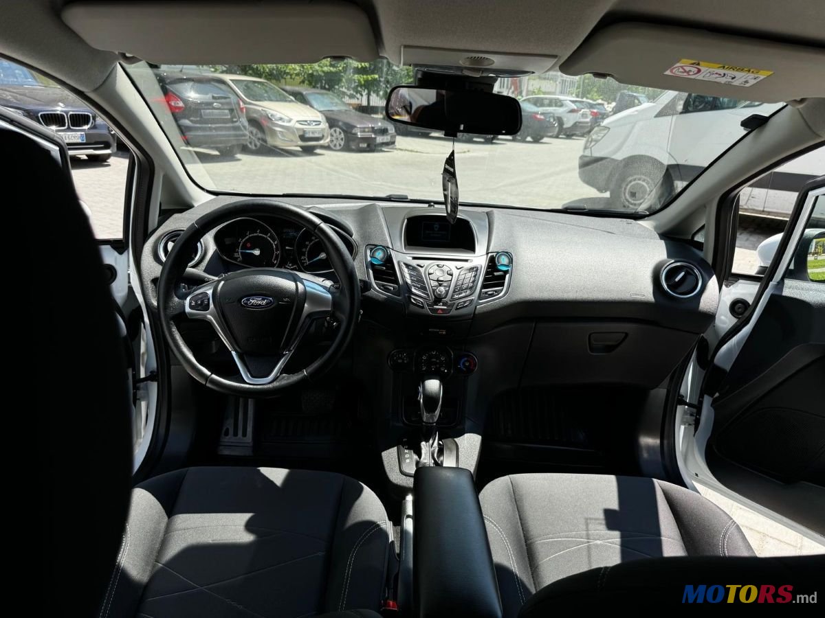 2015' Ford Fiesta photo #3
