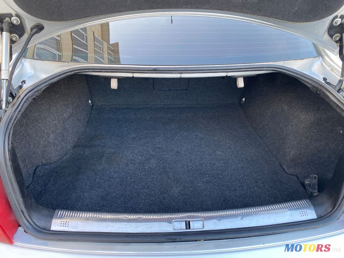 2004' Skoda Superb photo #6