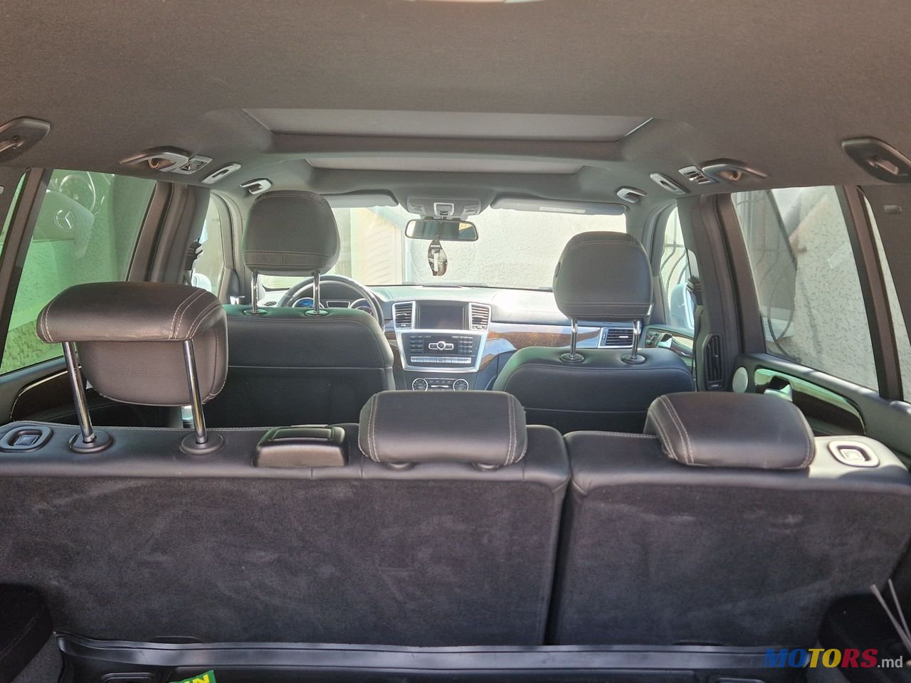 2014' Mercedes-Benz GL-Class photo #5