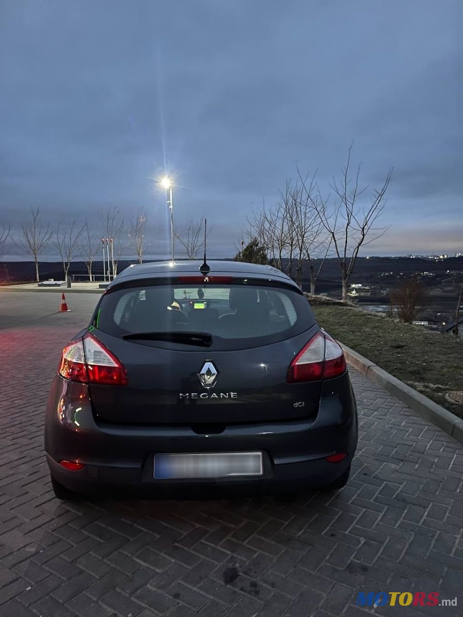 2012' Renault Megane photo #5