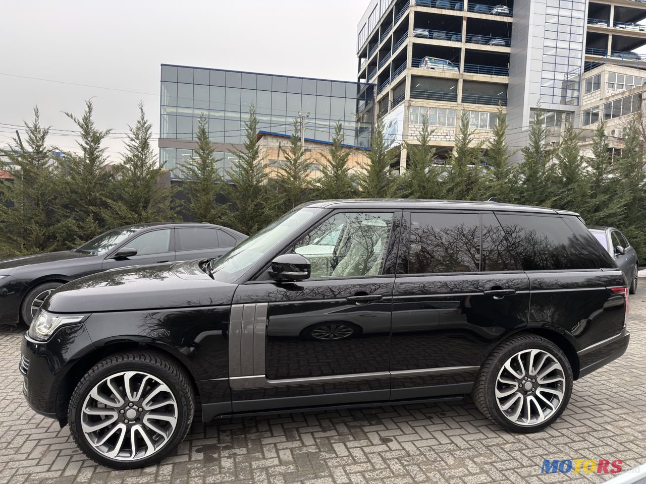 2015' Land Rover Range Rover photo #3