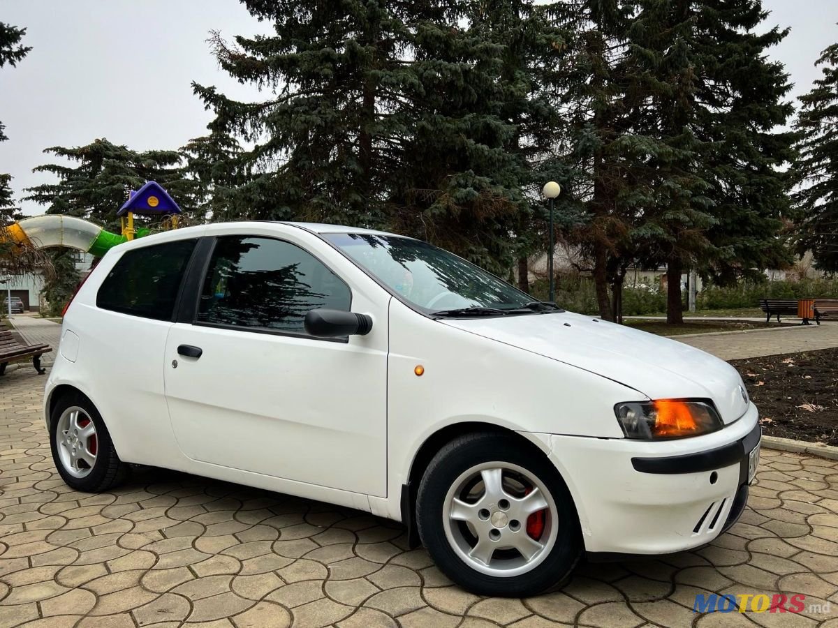 2002' Fiat Punto photo #5