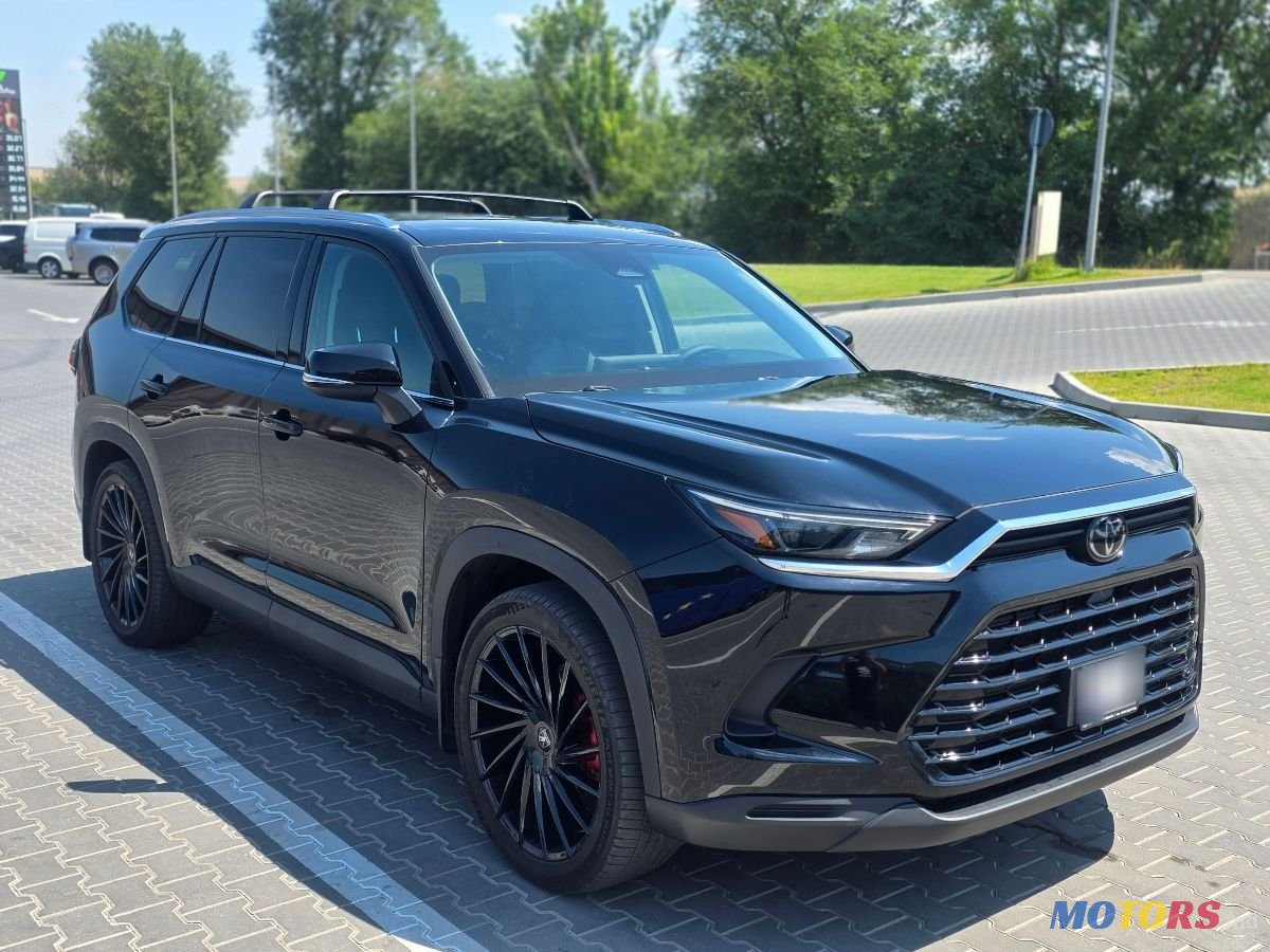 2023' Toyota Grand Highlander photo #1