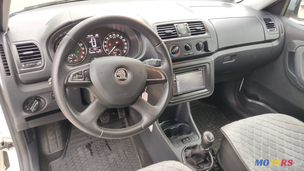2013' Skoda Fabia photo #5