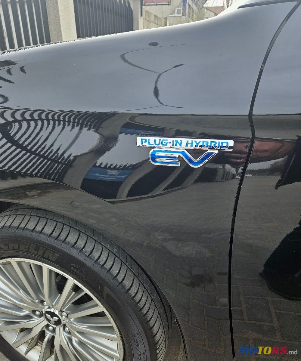 2019' Mitsubishi Outlander photo #4