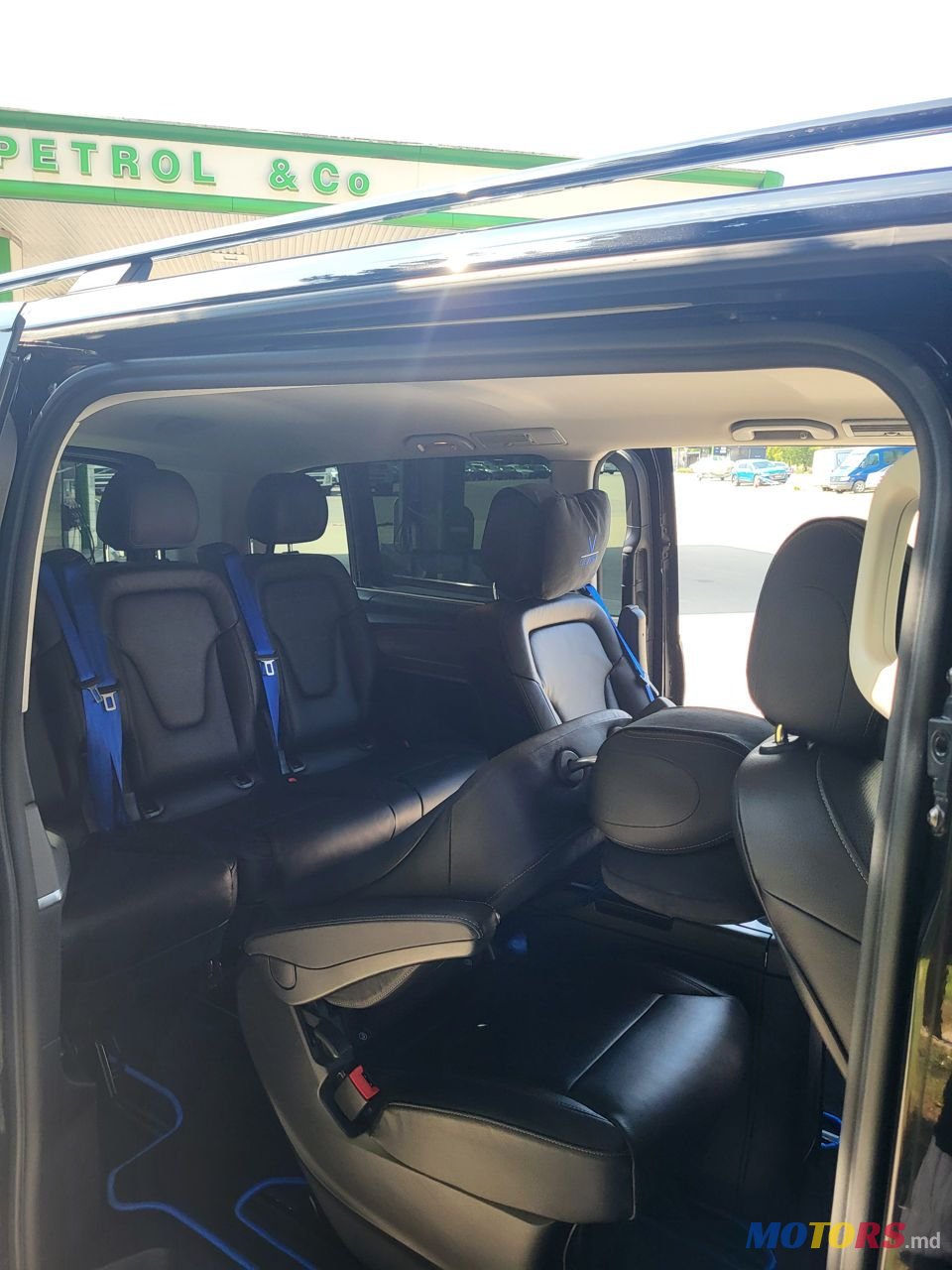 2017' Mercedes-Benz V-Class photo #3