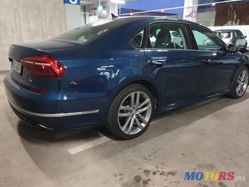 2018' Volkswagen Passat photo #2