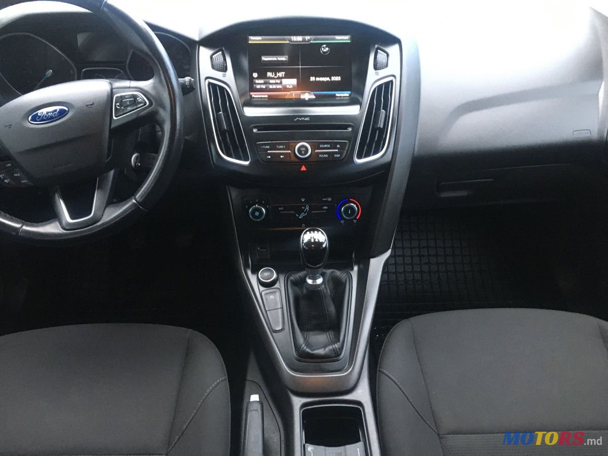 2016' Ford Focus photo #5