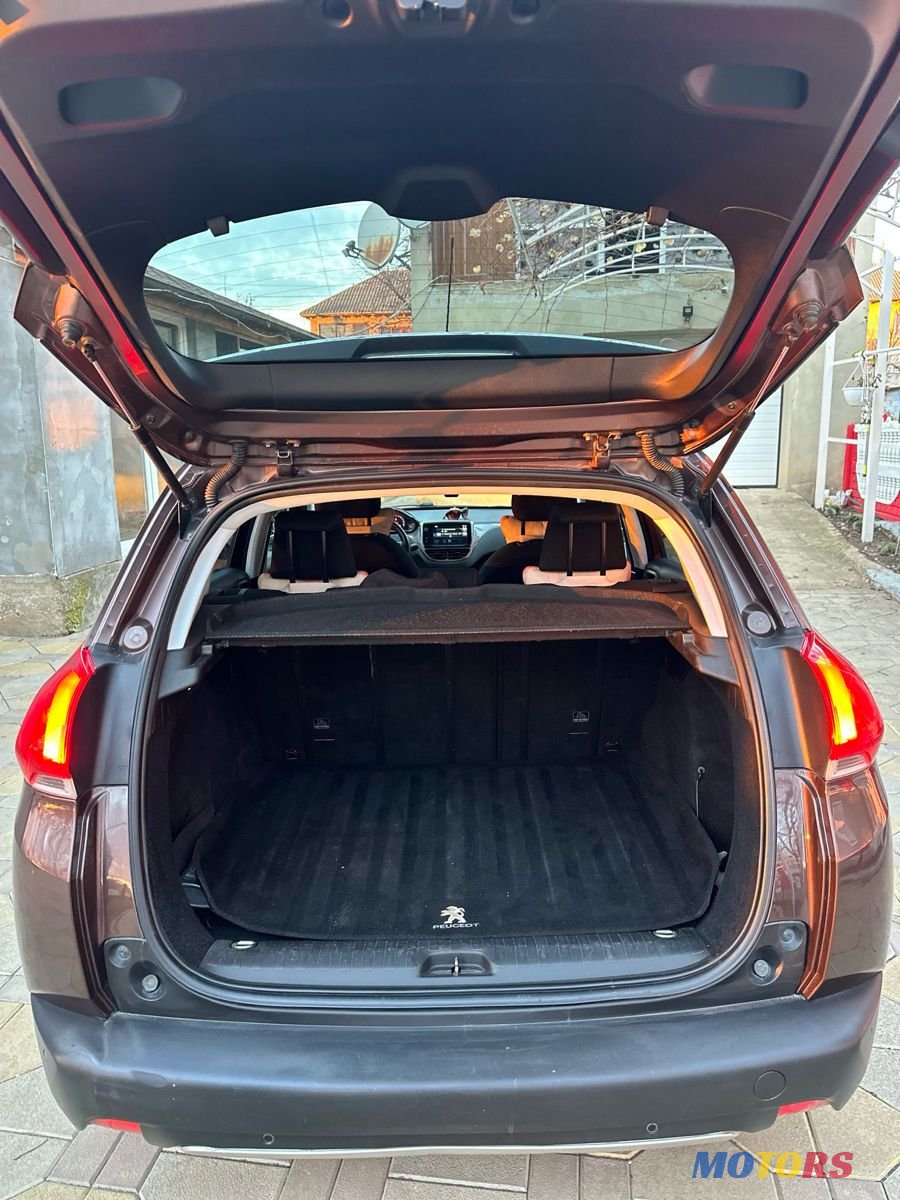 2015' Peugeot 2008 photo #6