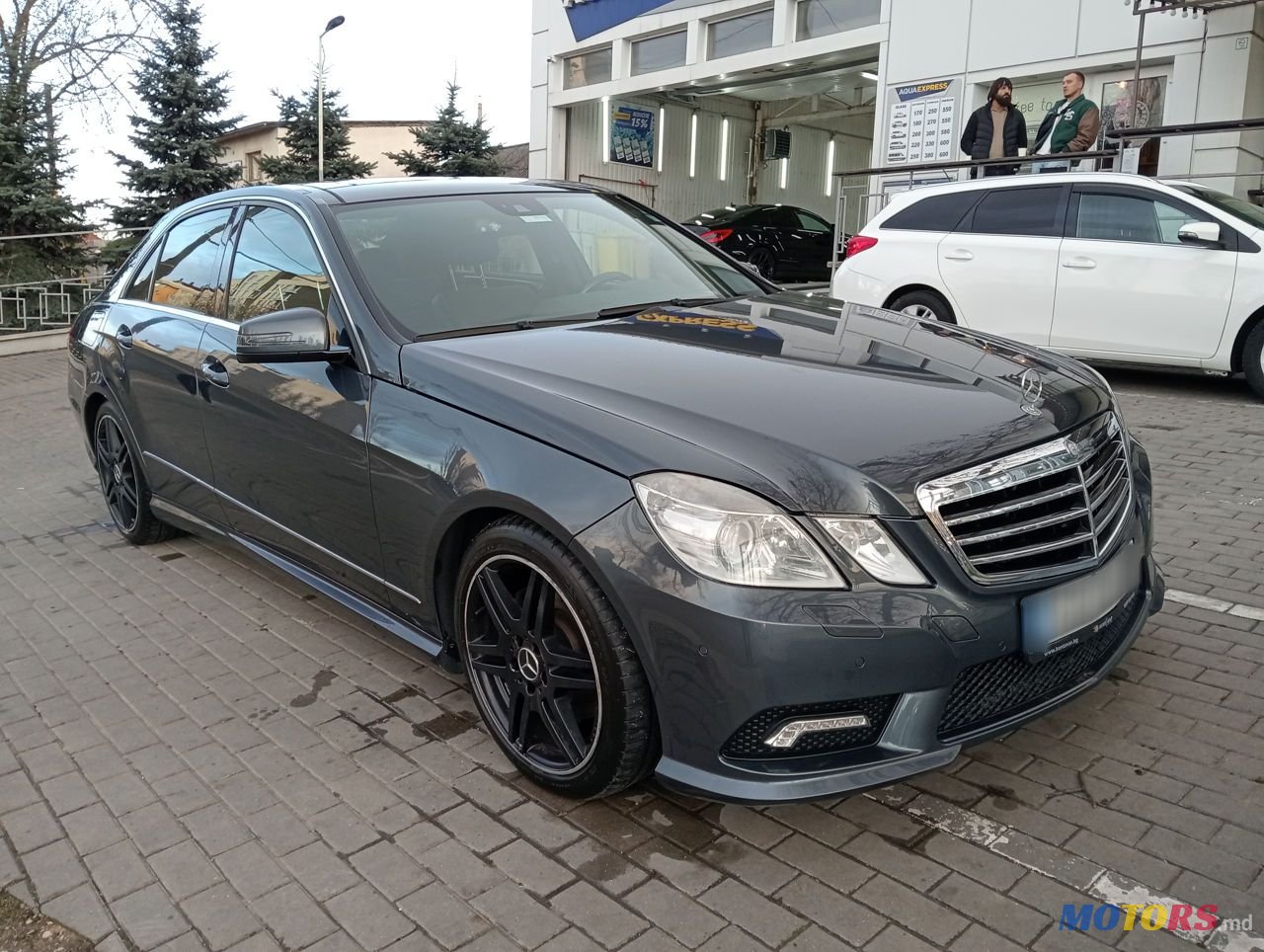 2009' Mercedes-Benz E-Class photo #4