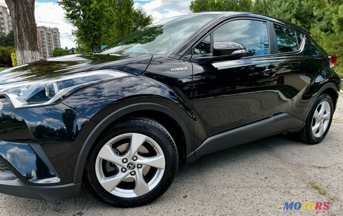 2019' Toyota C-HR photo #3