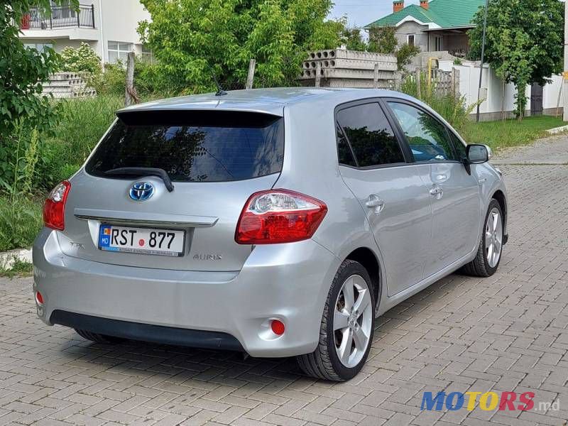 2011' Toyota Auris photo #6