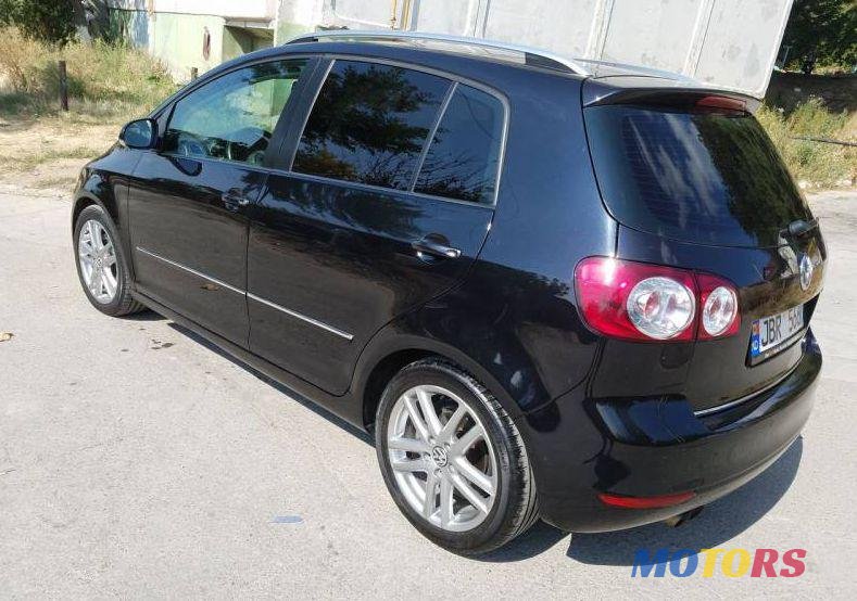 2009' Volkswagen Golf Plus photo #2