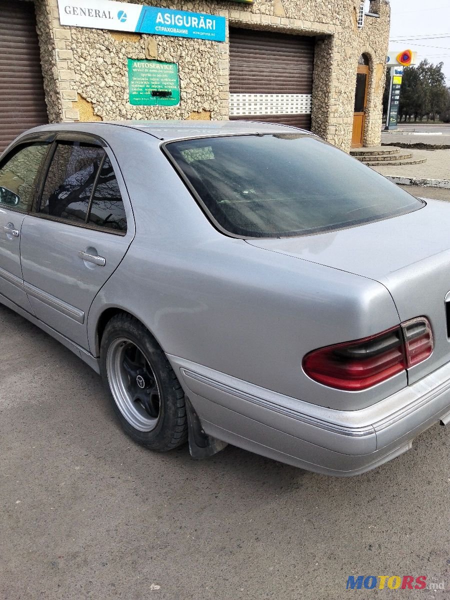 2000' Mercedes-Benz E-Class photo #3