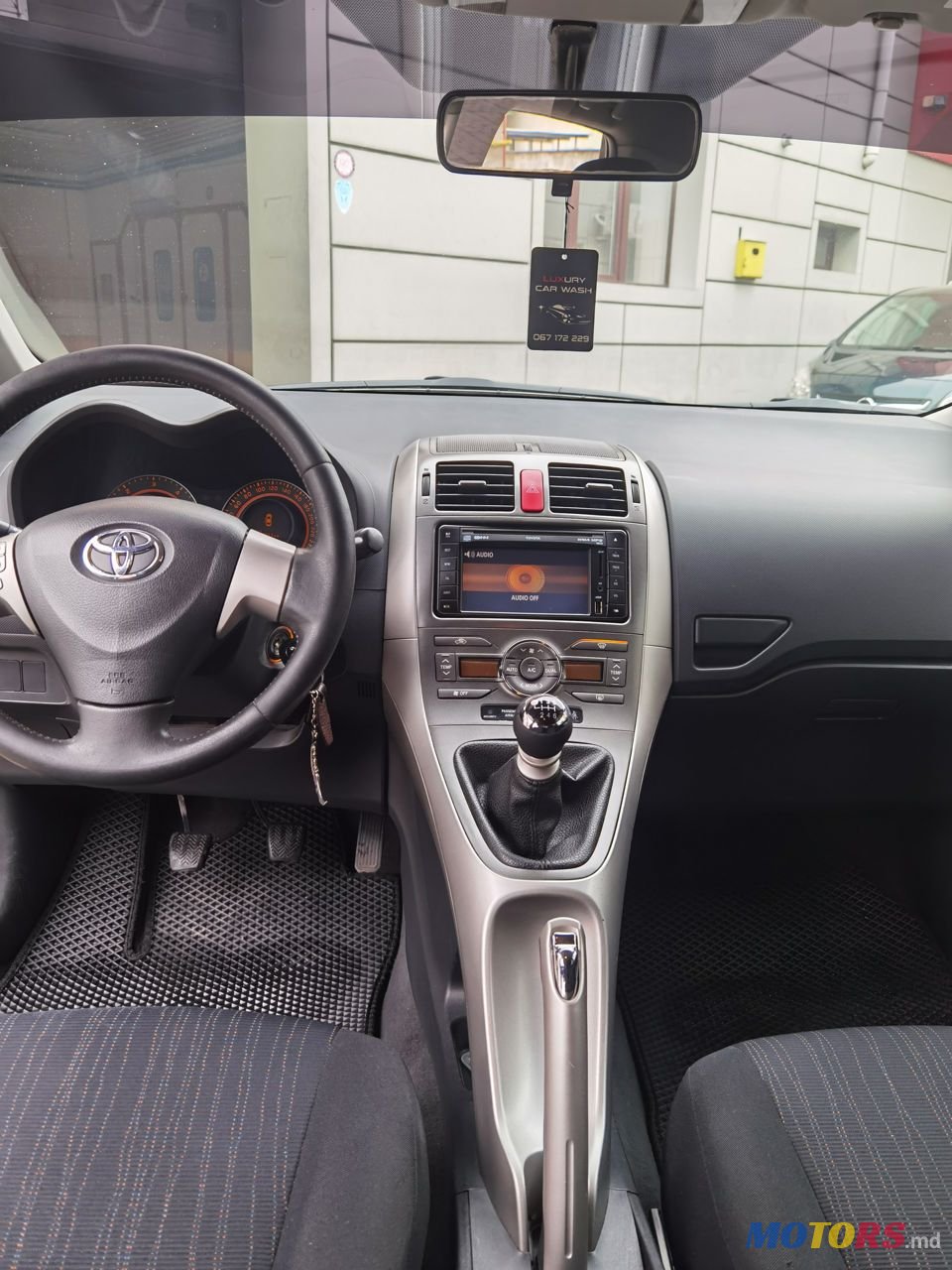 2010' Toyota Auris photo #6