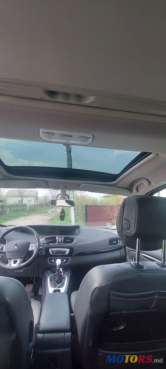 2012' Renault Grand Scenic photo #3